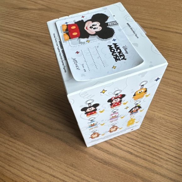 Confirmed “Mickey Mouse” - Mickey Family Cute Together Pop Mart [100% Authentic] - Picture 3 of 7